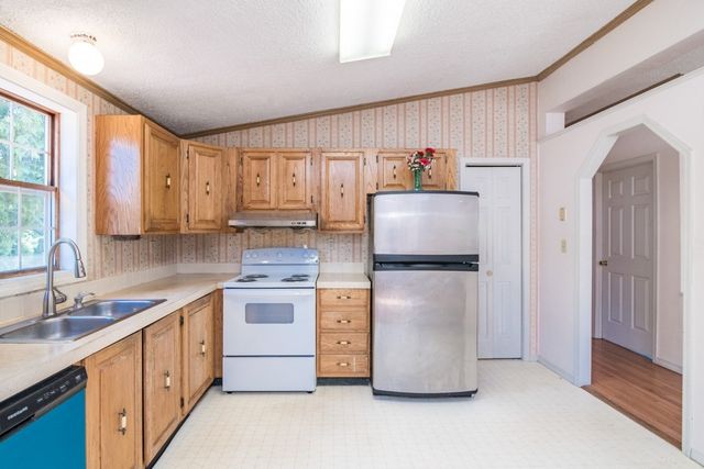 101 Stockbridge Street, Hadley, MA 01035