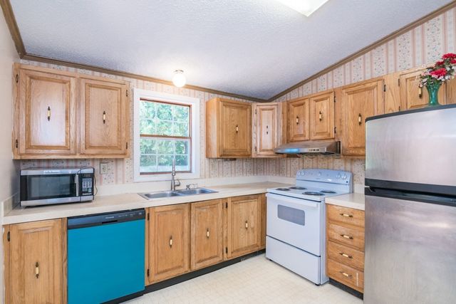 101 Stockbridge Street, Hadley, MA 01035