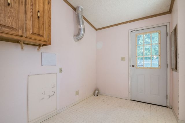 101 Stockbridge Street, Hadley, MA 01035