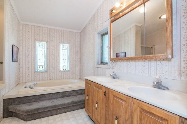 101 Stockbridge Street, Hadley, MA 01035