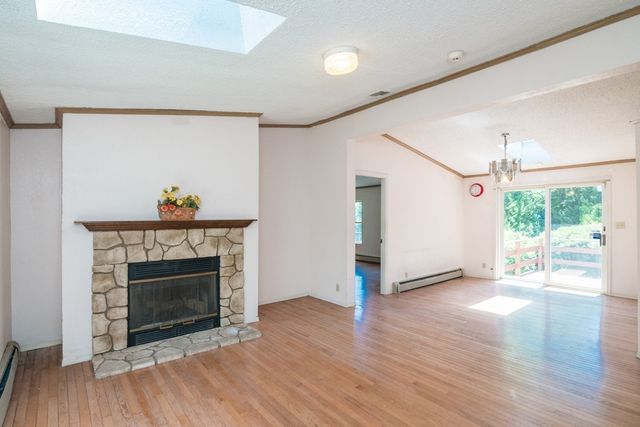 101 Stockbridge Street, Hadley, MA 01035