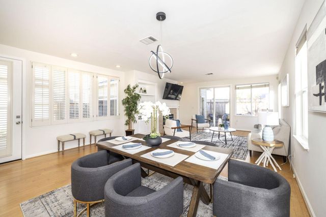 939 Oakes Street, East Palo Alto, CA 94303