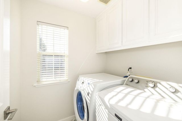 939 Oakes Street, East Palo Alto, CA 94303