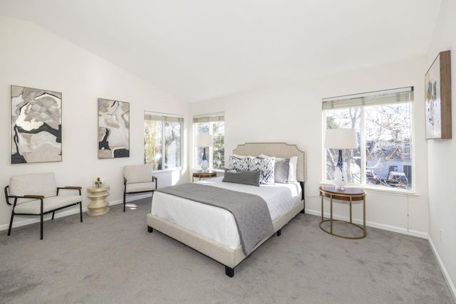 939 Oakes Street, East Palo Alto, CA 94303