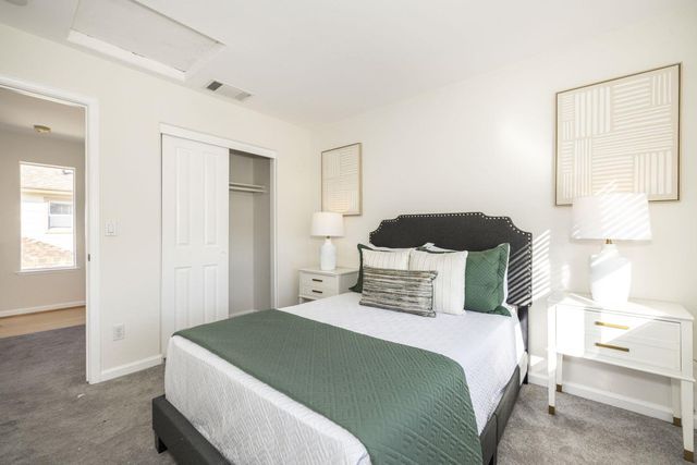 939 Oakes Street, East Palo Alto, CA 94303