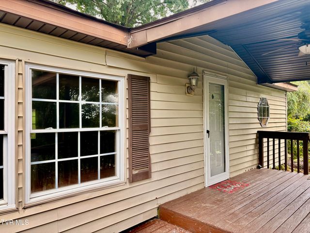 3327 Horseshoe Drive, Kingsport, TN 37663