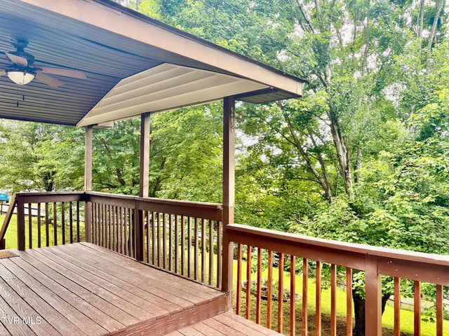 3327 Horseshoe Drive, Kingsport, TN 37663