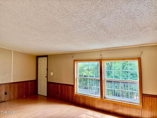 3327 Horseshoe Drive, Kingsport, TN 37663