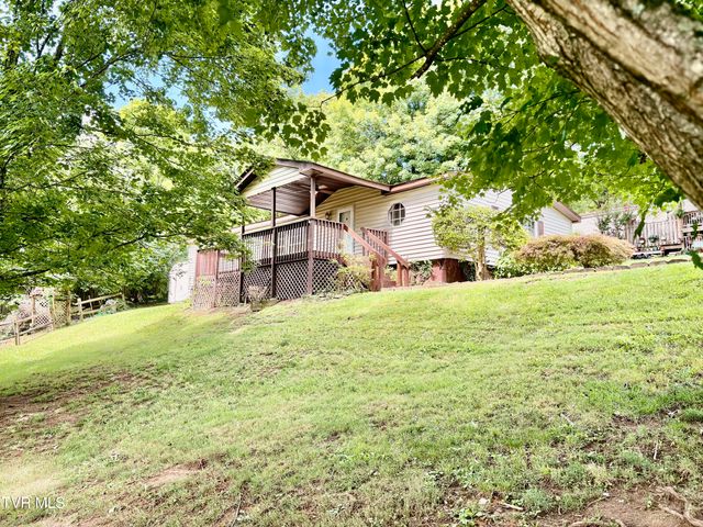 3327 Horseshoe Drive, Kingsport, TN 37663