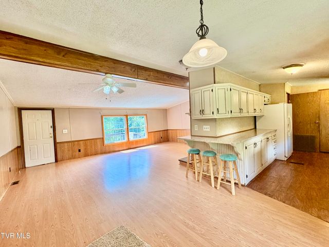 3327 Horseshoe Drive, Kingsport, TN 37663