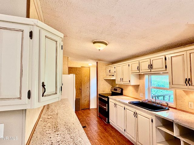 3327 Horseshoe Drive, Kingsport, TN 37663