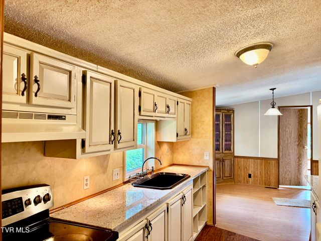 3327 Horseshoe Drive, Kingsport, TN 37663