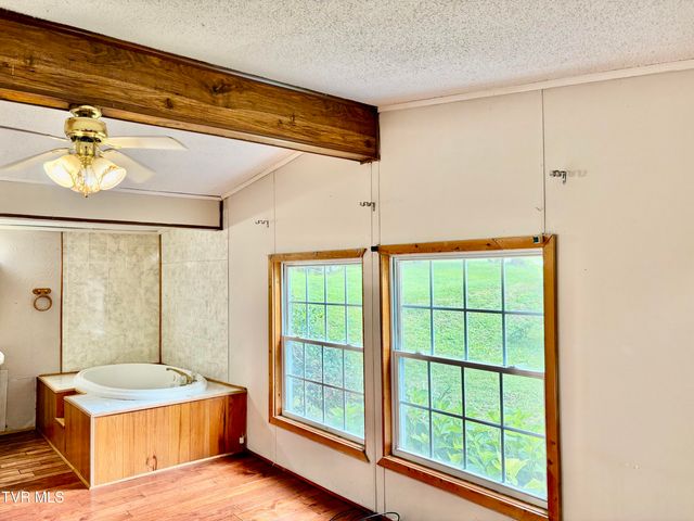 3327 Horseshoe Drive, Kingsport, TN 37663