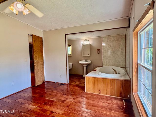 3327 Horseshoe Drive, Kingsport, TN 37663