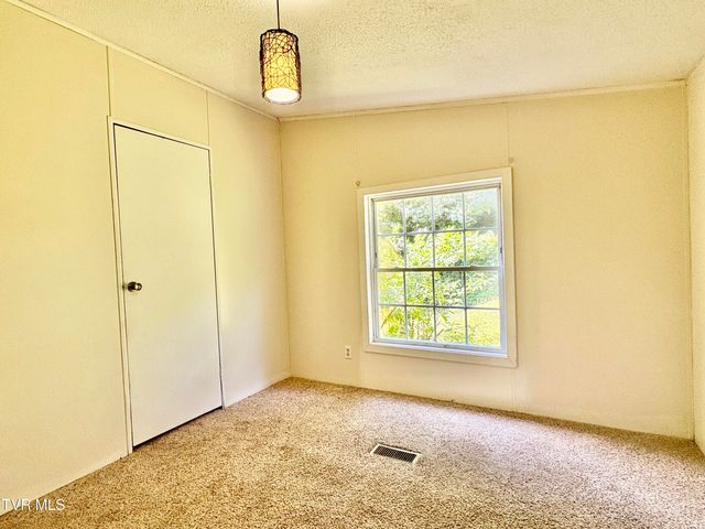 3327 Horseshoe Drive, Kingsport, TN 37663