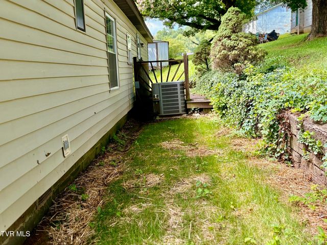 3327 Horseshoe Drive, Kingsport, TN 37663