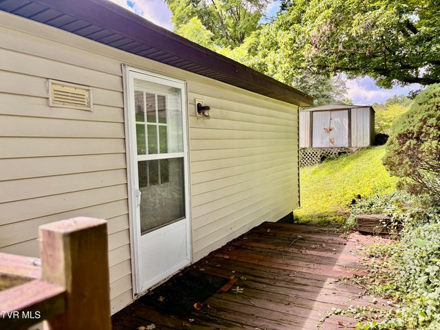 3327 Horseshoe Drive, Kingsport, TN 37663