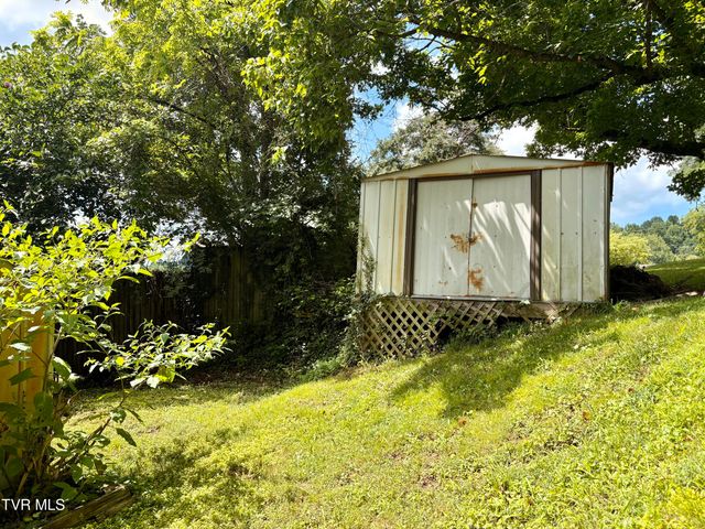 3327 Horseshoe Drive, Kingsport, TN 37663
