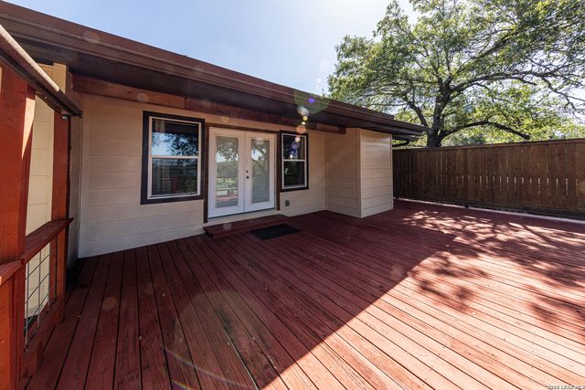 1932 Canyon Lake Dr, Canyon Lake, TX 78133