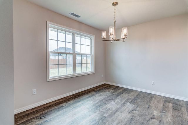 687 W Castor Loop, Nixa, MO 65714