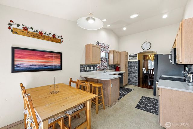 18828 76th Avenue Ct E, Puyallup, WA 98375