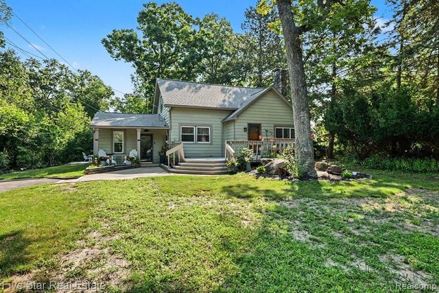 6700 Pontiac Trail Road, West Bloomfield, MI 48323
