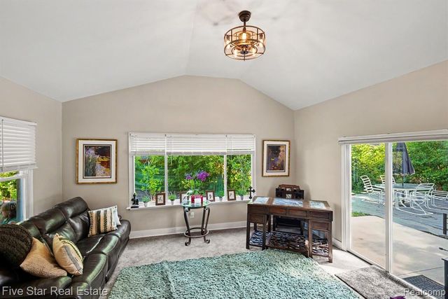 6700 Pontiac Trail Road, West Bloomfield, MI 48323