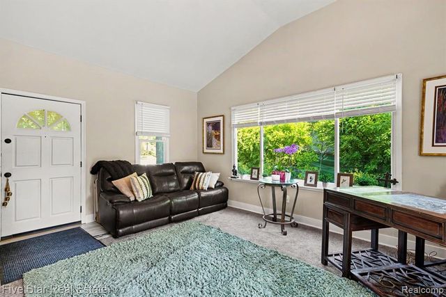 6700 Pontiac Trail Road, West Bloomfield, MI 48323