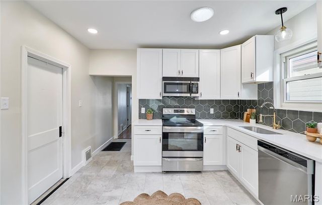 4076 Wilmington Avenue, St Louis, MO 63116