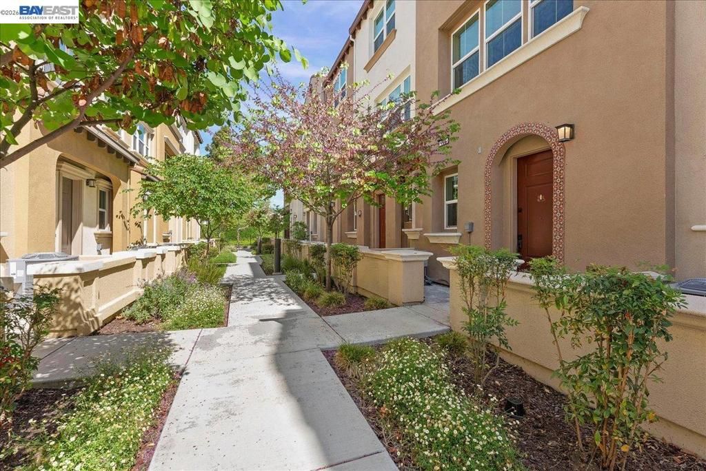 Image 3 of property listing at 730 Amalfi Loop, Milpitas, CA 95035