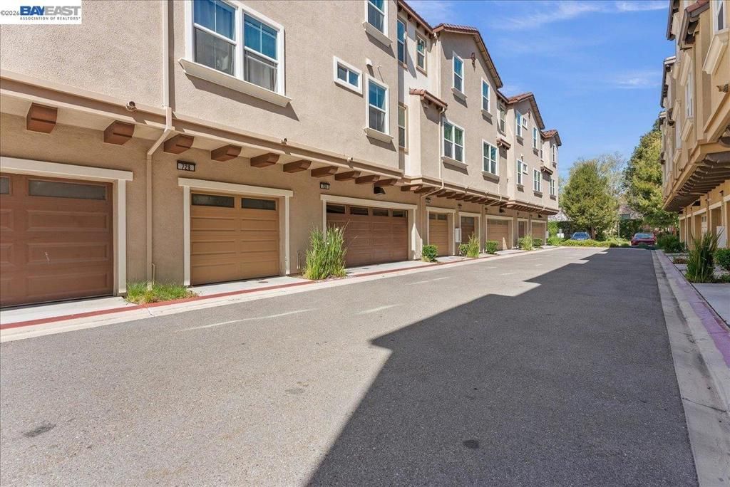 Image 34 of property listing at 730 Amalfi Loop, Milpitas, CA 95035