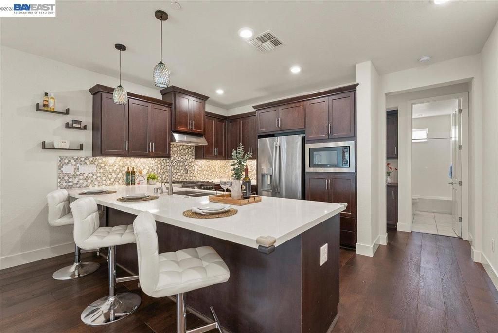 Image 9 of property listing at 730 Amalfi Loop, Milpitas, CA 95035