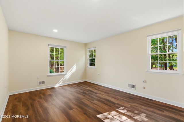 5 Abbey Court, Forked River, NJ 08731