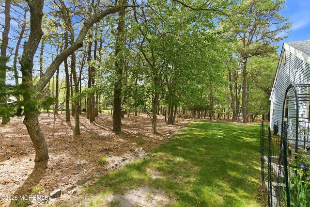 5 Abbey Court, Forked River, NJ 08731