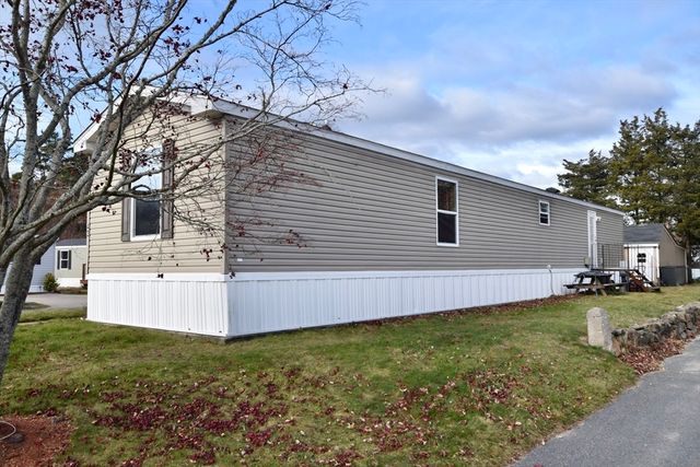 2900 Cranberry Hwy 42, Wareham, MA 02538