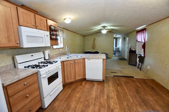 2900 Cranberry Hwy 42, Wareham, MA 02538