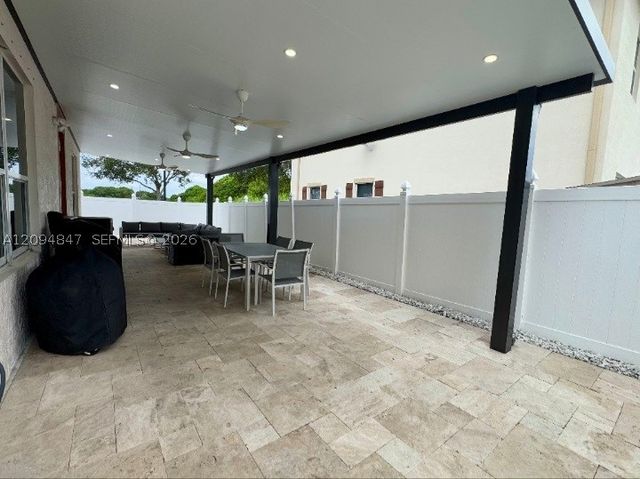 17181 SW 91st St, Miami, FL 33196