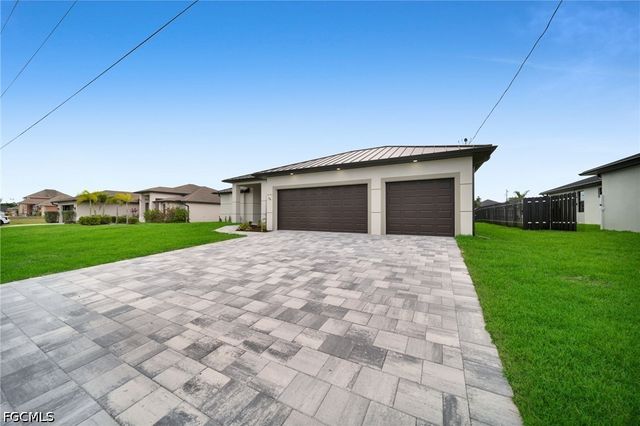 38 NE 8th PL, Cape Coral, FL 33909