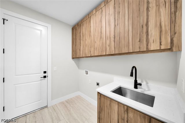 38 NE 8th PL, Cape Coral, FL 33909