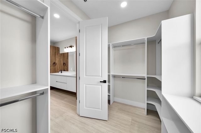 38 NE 8th PL, Cape Coral, FL 33909