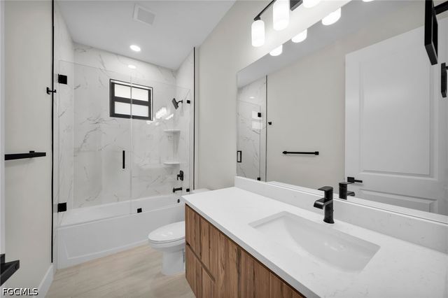 38 NE 8th PL, Cape Coral, FL 33909