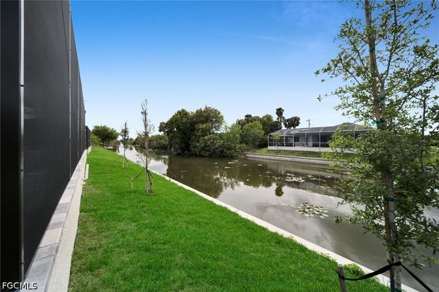 38 NE 8th PL, Cape Coral, FL 33909