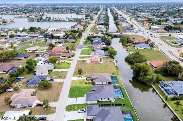 38 NE 8th PL, Cape Coral, FL 33909