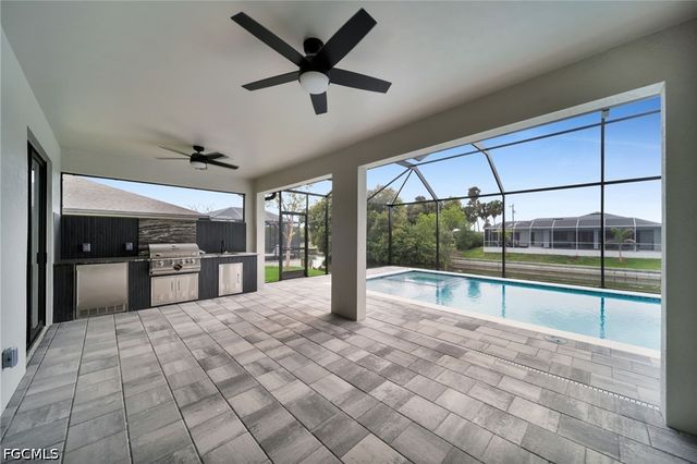 38 NE 8th PL, Cape Coral, FL 33909