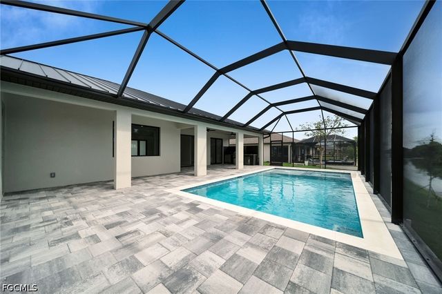 38 NE 8th PL, Cape Coral, FL 33909