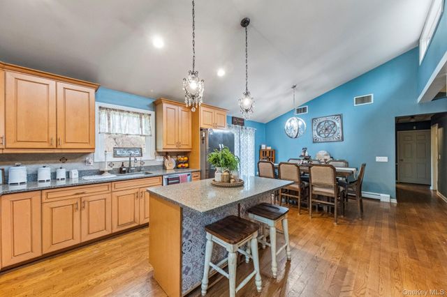325 Oak Ridge Road, Hopewell Junction, NY 12533