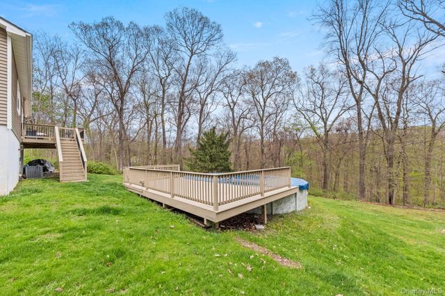 325 Oak Ridge Road, Hopewell Junction, NY 12533