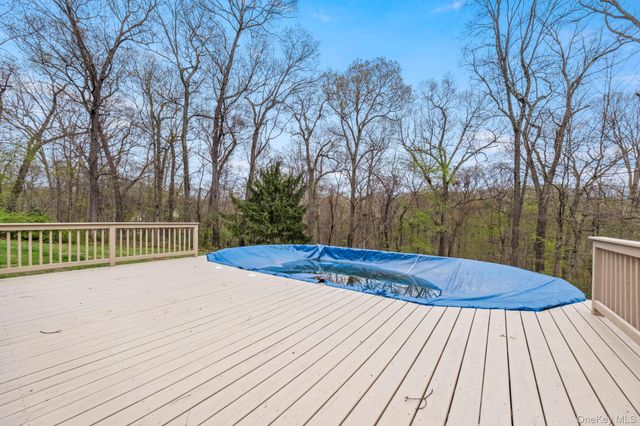 325 Oak Ridge Road, Hopewell Junction, NY 12533