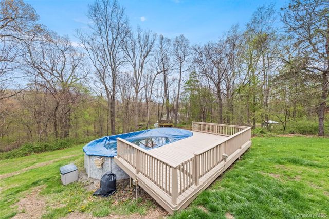 325 Oak Ridge Road, Hopewell Junction, NY 12533