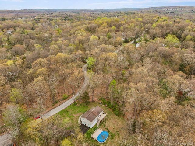325 Oak Ridge Road, Hopewell Junction, NY 12533